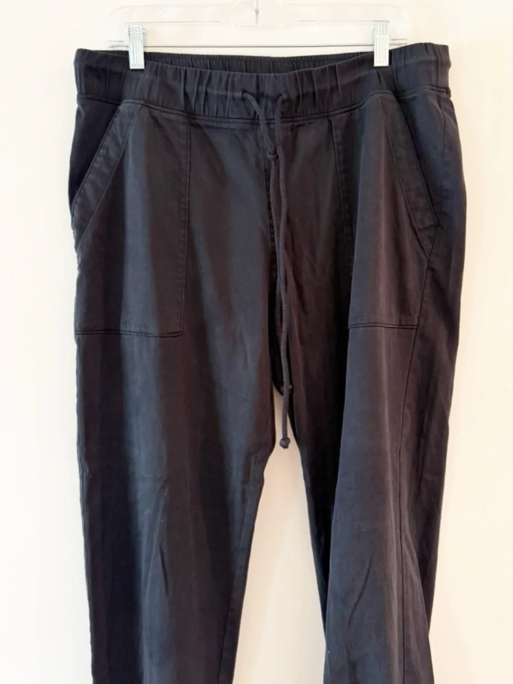 Bella Dahl Pocket Joggers - Picture 4 of 12